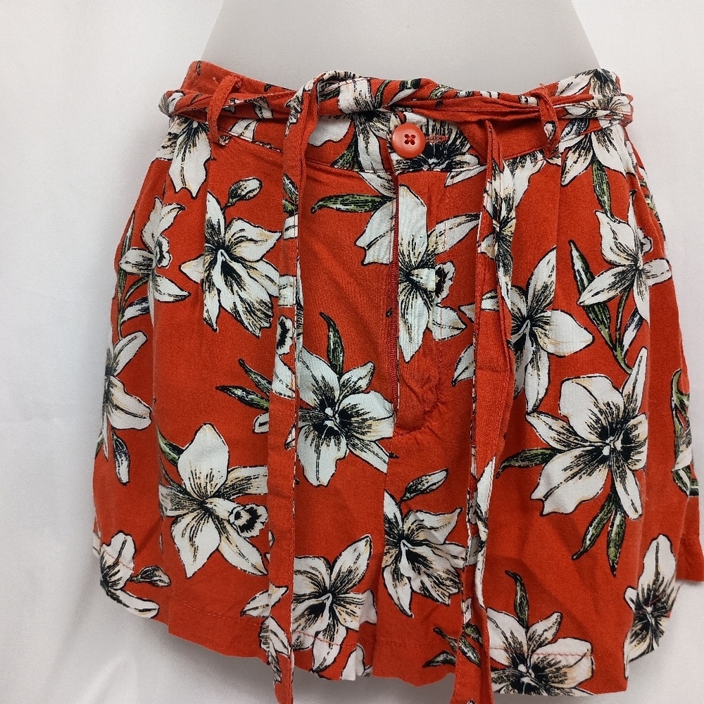2/$30 Forever 21 Coral Floral‎ Belted Shorts  (#619)